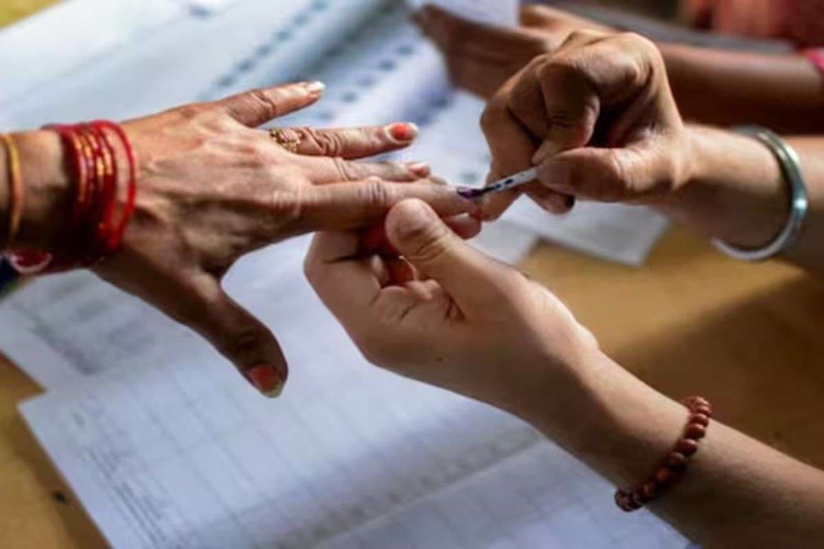Bihar Election 2025: рдЖрдЬ рд╢рд╛рдо рдердореЗрдЧрд╛ рджреВрд╕рд░реЗ рдЪрд░рдг рдХрд╛ рдЪреБрдирд╛рд╡ рдкреНрд░рдЪрд╛рд░, 20 рдЬрд┐рд▓реЛрдВ рдХреА 122 рд╕реАрдЯреЛрдВ рдкрд░ рддрдп рд╣реЛрдЧреА рд╕рд┐рдпрд╛рд╕реА рд╕рд╛рдЦ