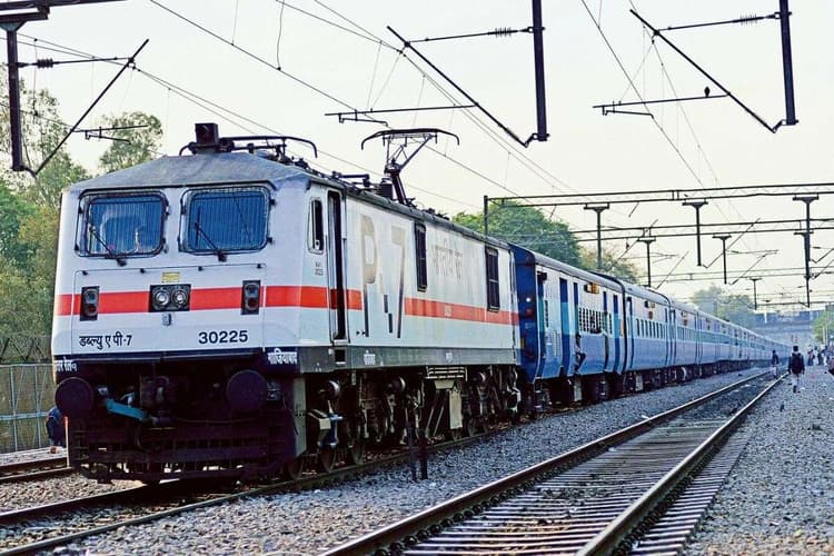 Bihar Train News: बिहार में कार्तिक पूर्णिमा मेले पर चलेगी स्पेशल ट्रेन, जानें रूट और टाइमिंग