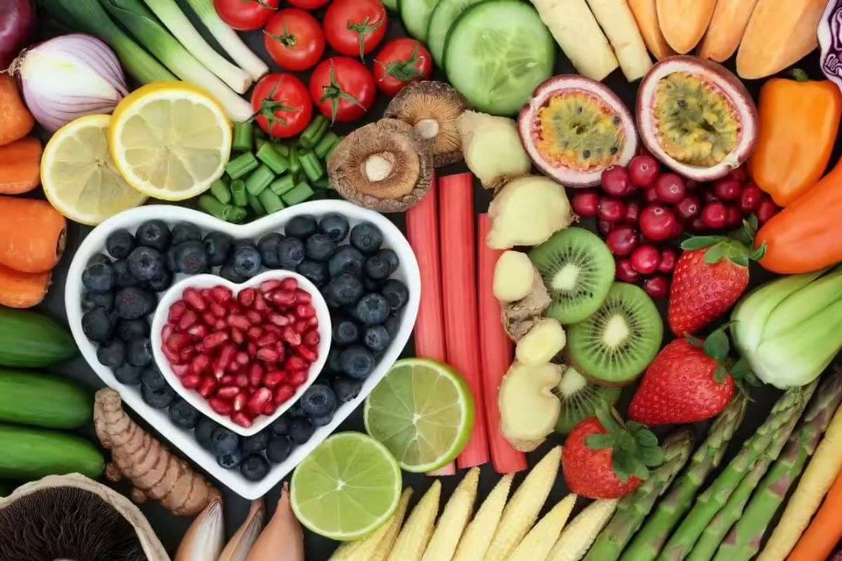 Winter Superfoods for Glowing Skin: सर्दियों में भी त्वचा में गजब का निखार लाते हैं ये पांच सुपरफूड्स, ऐसे करें डाइट में शामिल