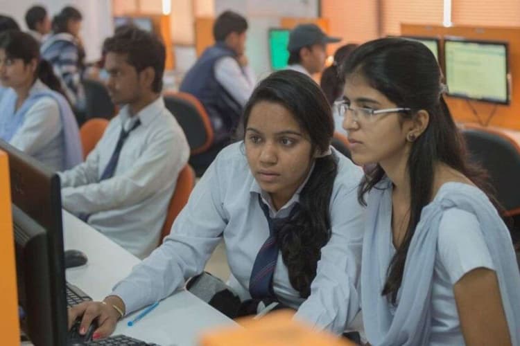 Bihar News: बिहार के इस जिले के माध्यमिक स्कूलों में होगी व्यावसायिक शिक्षा की पढ़ाई, जानिए विभाग की योजना