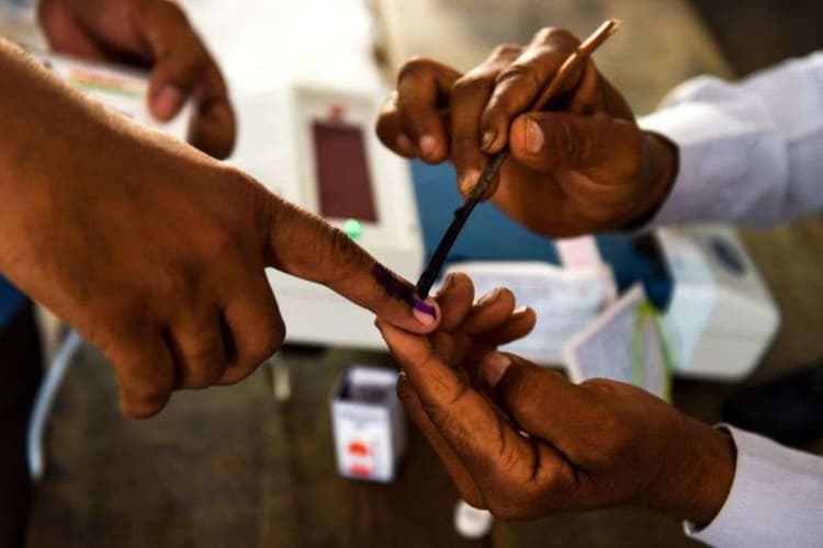 Bihar Chunav 2025: पटना के 5 विधानसभाओं में आज बांटी जाएगी वोटर स्लिप, विशेष कैंप की होगी व्यवस्था