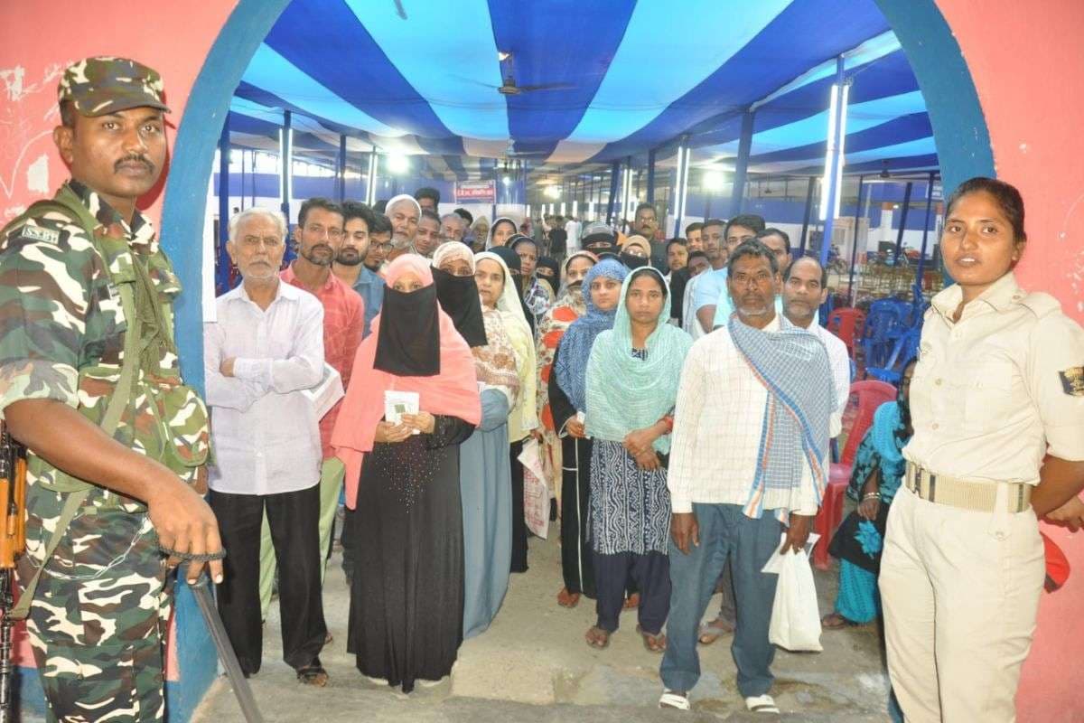 bihar chunav voting percentage| Record voting changed the electoral mathematics, what are the signs behind 64.66% voting? bihar chunav voting percentage| Record voting changed the electoral mathematics, what are the signs behind 64.66% voting?