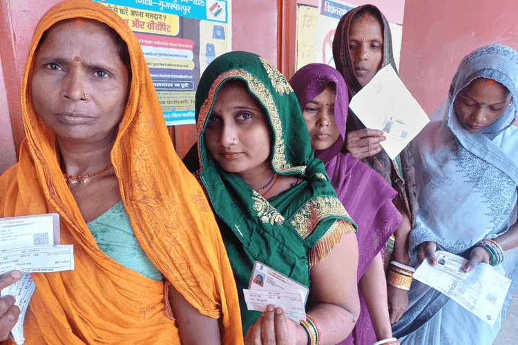 Bihar Election 2025: मुजफ्फरपुर, मधेपुरा और सहरसा में 60% से अधिक वोटिंग, दरभंगा में कम पड़े वोट, कांटी सीट पर हाथापाई