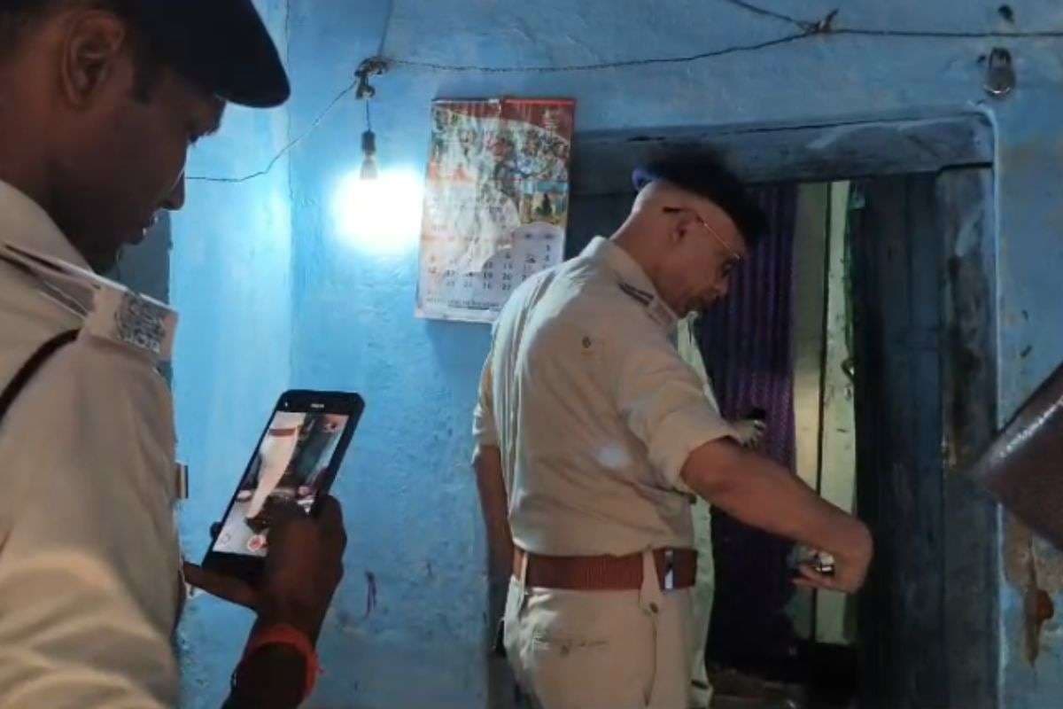 Bihar Crime: рдмрд┐рд╣рд╛рд░ рдореЗрдВ рдкрд╣рд▓реЗ рдкрддреНрдиреА рдХрд╛ рдЧрд▓рд╛ рдХрд╛рдЯрд╛ рдлрд┐рд░ рдХрд░ рд▓реА рдЦреБрджрдХреБрд╢реА, рдЬрд╛рдирд┐рдП рдХреНрдпрд╛ рд╣реИ рдкреВрд░рд╛ рдорд╛рдорд▓рд╛