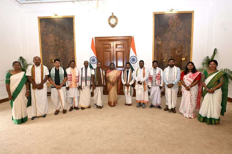 हो भाषा को संवैधानिक मान्यता देने की मांग, दिल्ली में राष्ट्रपति द्रौपदी मुर्मू से मिला प्रतिनिधिमंडल