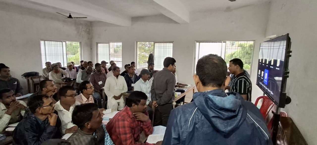 डीएम ने किया प्रशिक्षण कार्य का निरीक्षण, दिए आवश्यक दिशा-निर्देश