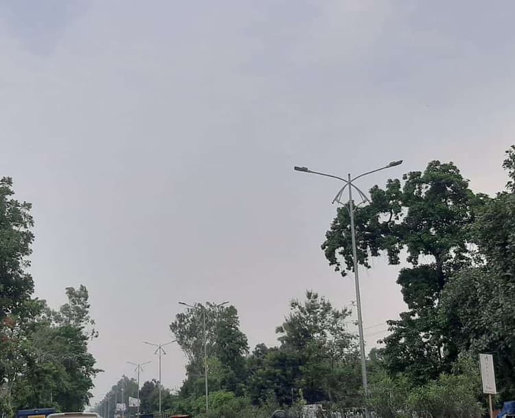 साइक्लोनिक ‘मोंथा’ से ठंड में इजाफा, कल से मौसम में सुधार के आसार