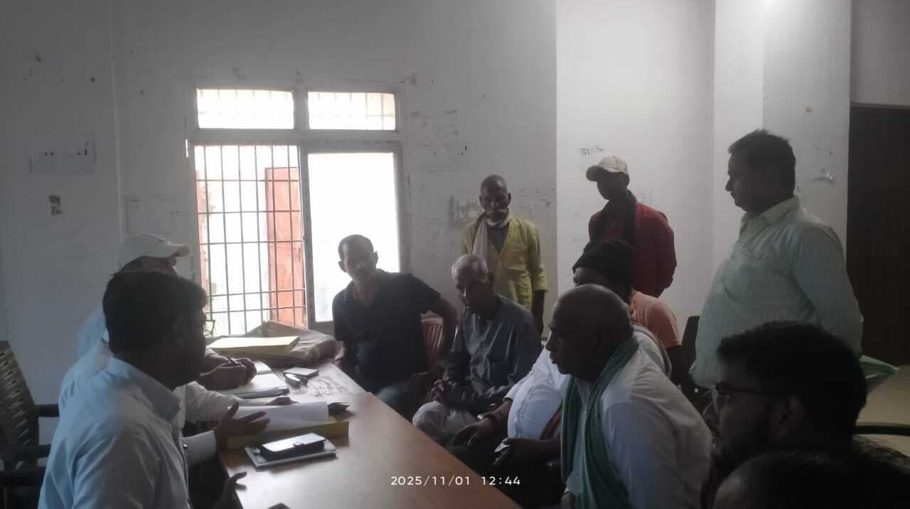 जनता दरबार में जमीन विवाद के दो मामले की सुनवाई, एक का हुआ निष्पादन