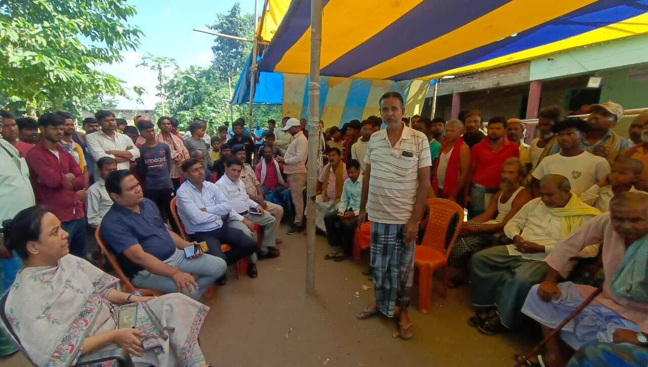 एडीएम के आश्वासन पर मतदाताओं ने वोट बहिष्कार के निर्णय को लिया वापस