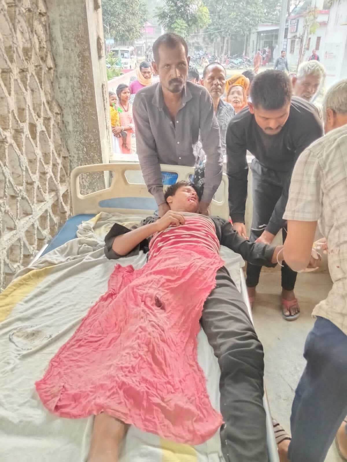 दो बाइक की आमने-सामने की टक्कर में दो युवकों की मौत, दो रेफर