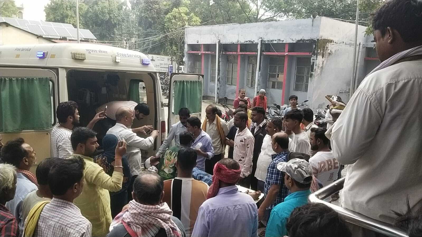 hajipur news. सब्जी बेचकर लौट रहे विक्रेता की बाइक की ठाेकर से मौत