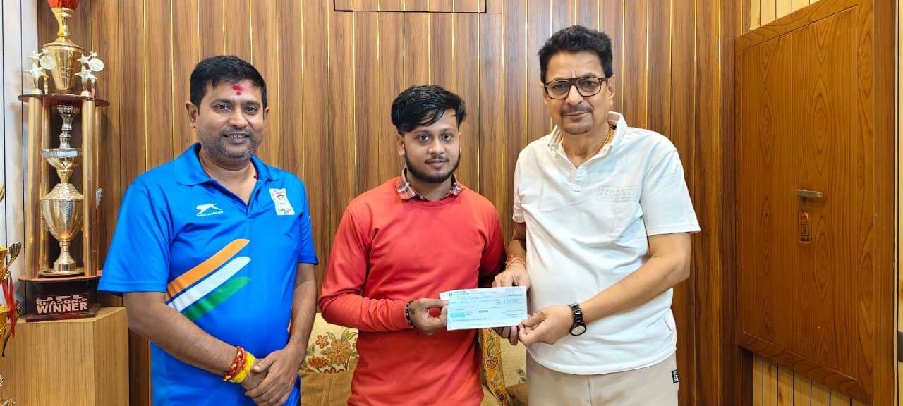 Deoghar news : जिम्नास्ट सूरज कजाकिस्तान रवाना, एरोबिक और स्टेपअप प्रतियोगिता में लेंगे भाग