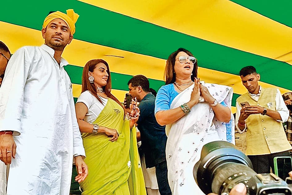 Hajipur Election News : महुआ में इंजीनियरिंग कॉलेज और स्टेडियम का होगा निर्माण : तेजप्रताप