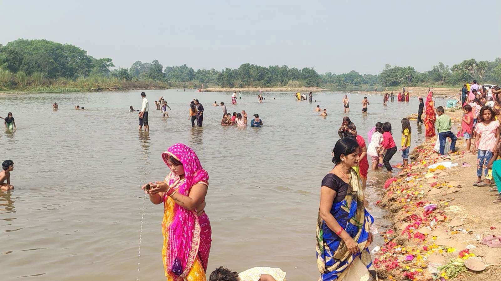 श्रद्धालुओं ने की कल्पवृक्ष की परिक्रमा