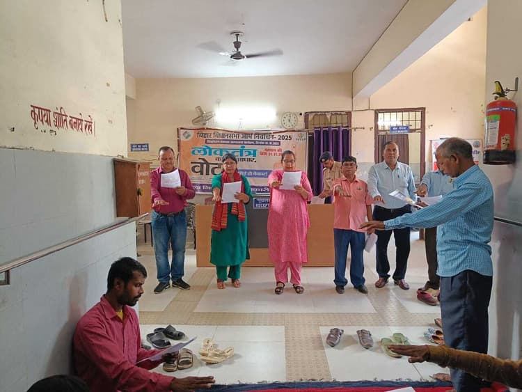 विधानसभा चुनाव: दिव्यांग मतदाताओं को जागरूकता को हुई प्रतियोगिता