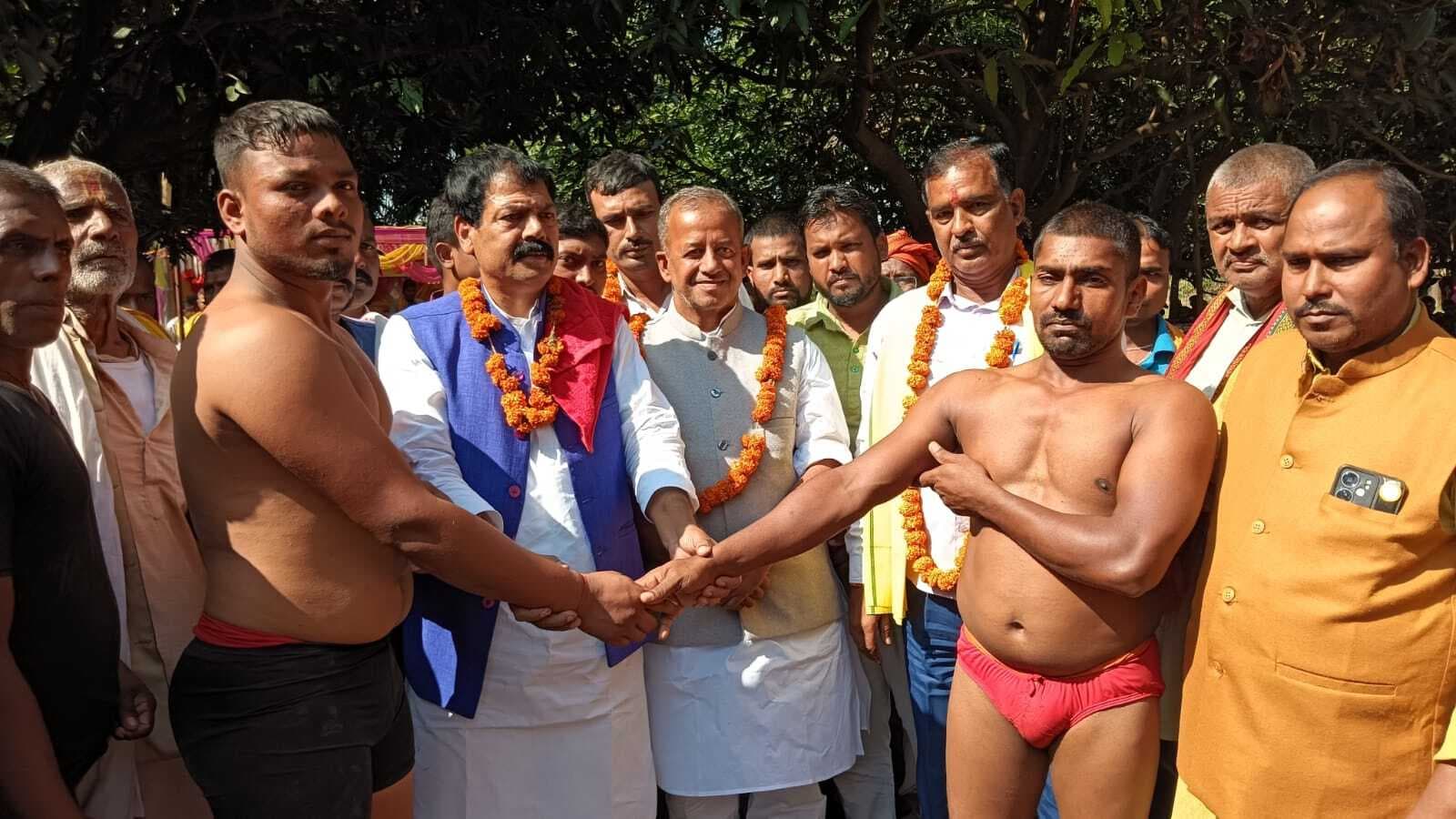 Motihari: भेलाही के मुसहरवा में दंगल प्रतियोगिता का आयोजन