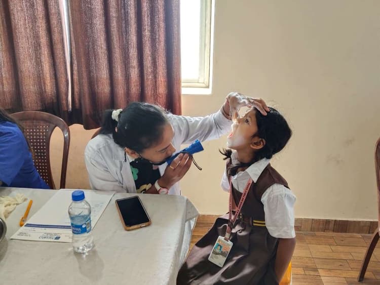 डीएवी स्कूल में चिकित्सा शिविर का आयोजन