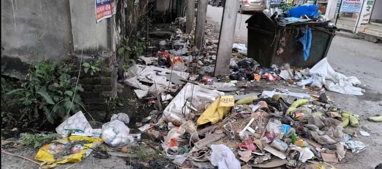 Giridih News :नगर निगम : बजबजाती नालियां बनीं परेशानी का सबब