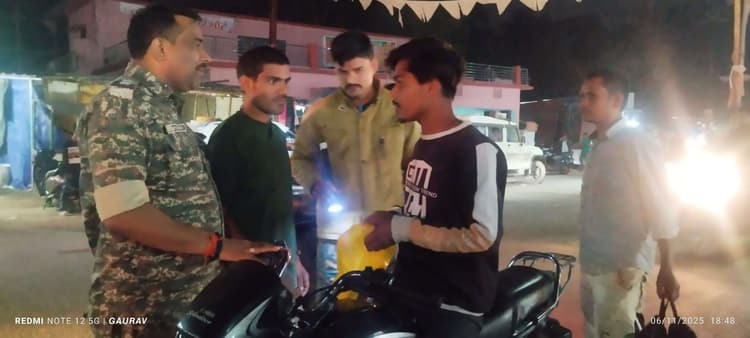 Giridih News :पुलिस ने चलाया वाहन चेकिंग अभियान