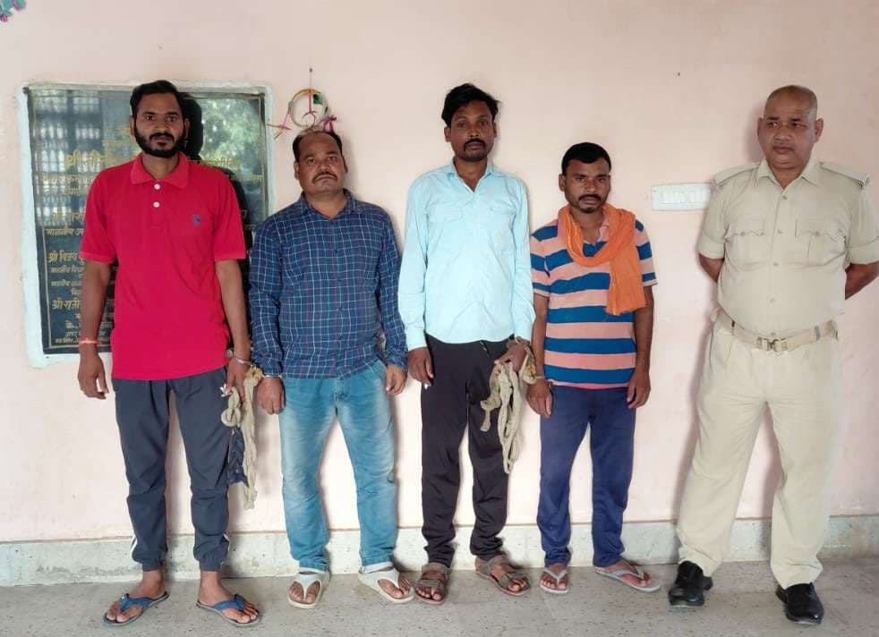 कजरा से चार शराबी गिरफ्तार