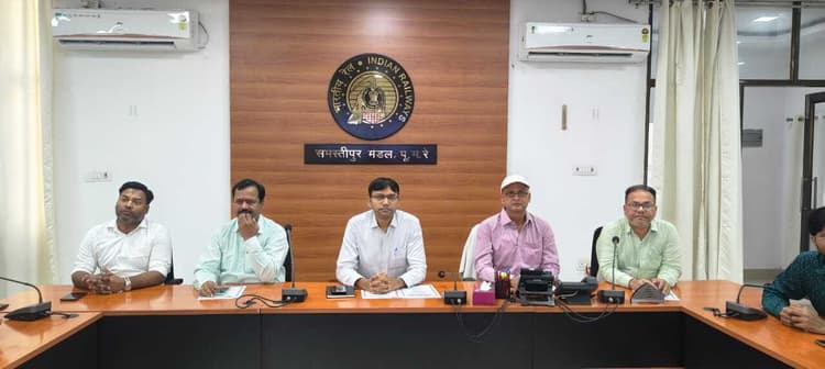 Samastipur News:वंदे मातरम् हमारा आत्म सम्मान : डीआरएम
