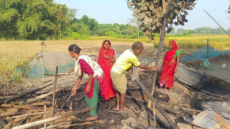 नारियलबाड़ी गांव में शाॉर्ट सर्किट से लगी आग, एक घर सहित लाखों की संपत्ति जली