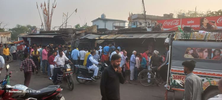 अगलगी के बाद पुलिस ने 20 सिलेंडर को किया जब्त