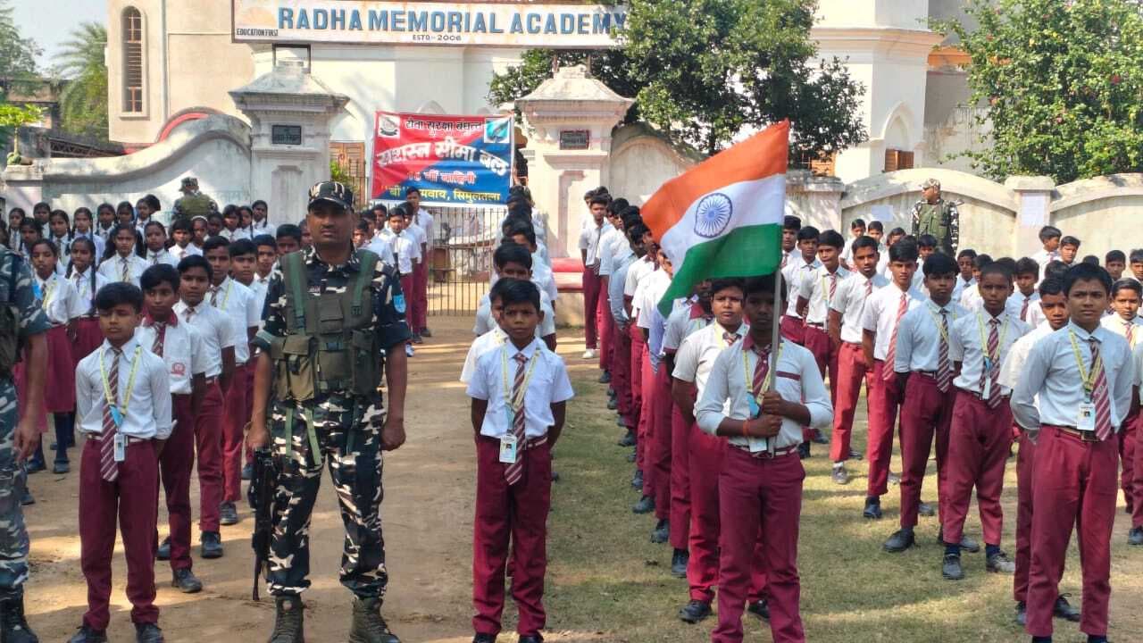 वंदे मातरम की 150वीं वर्षगांठ पर सिमुलतला में गूंजा देशभक्ति का स्वर