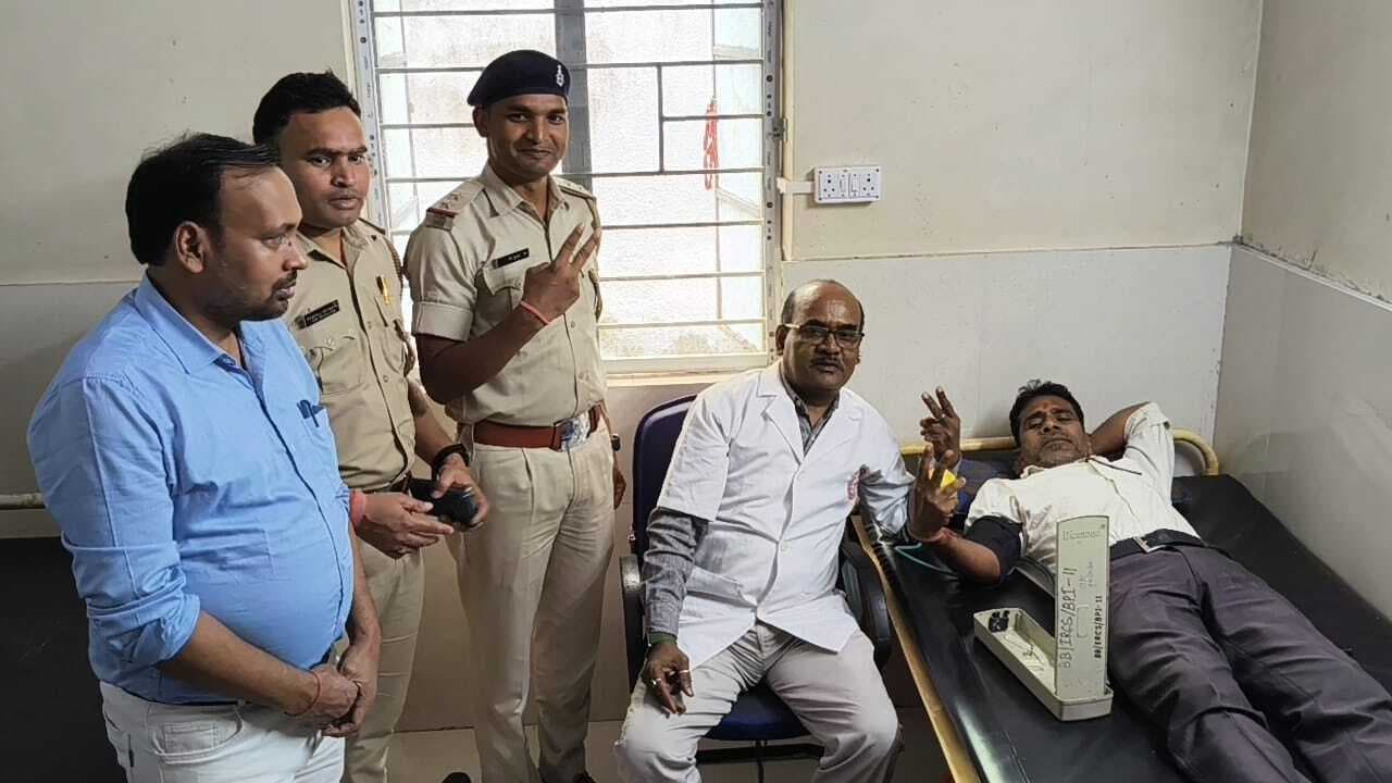 Bokaro News : विहिप और बजरंग दल ने लगाया रक्तदान शिविर Bokaro News : विहिप और बजरंग दल ने लगाया रक्तदान शिविर