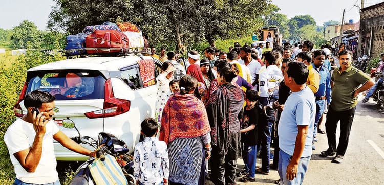 East Singhbhum News : कार के धक्के से बाइक सवार दो युवक घायल