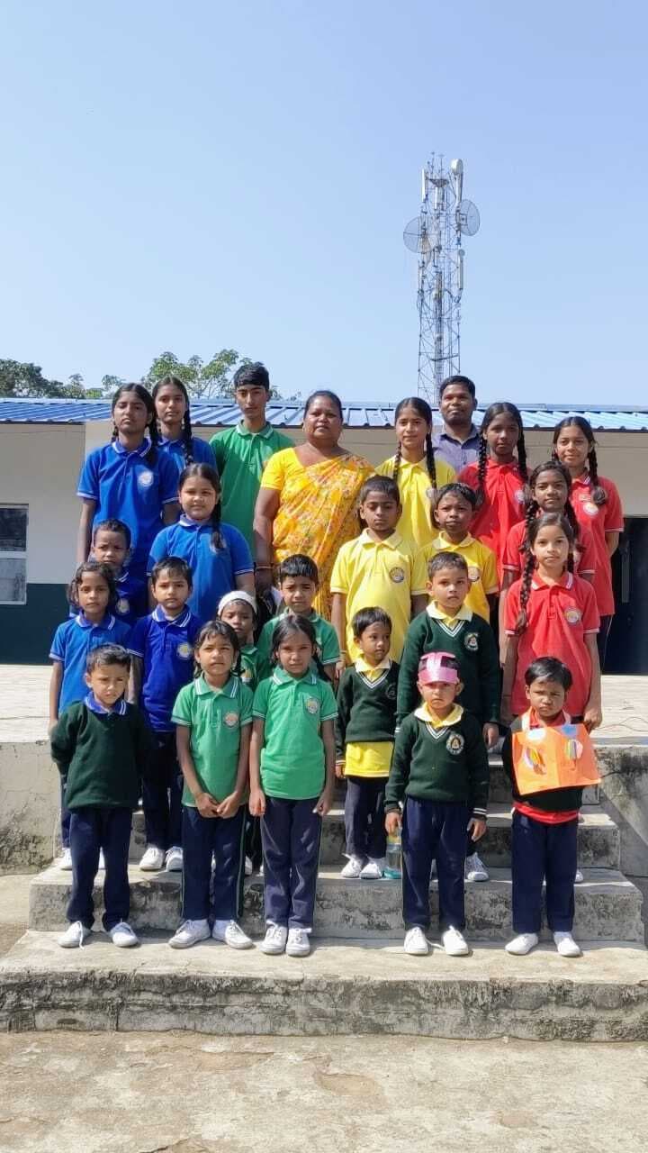 छोटे बच्चों ने किये कविता वाचन, जीते पुरस्कार