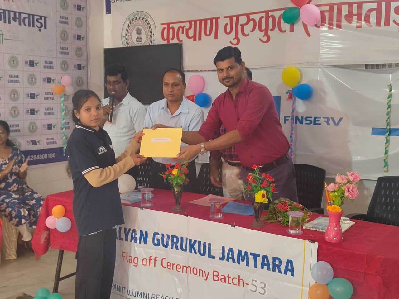 गुरुकुल के 18 छात्राओं के बीच नियुक्ति-पत्र वितरित