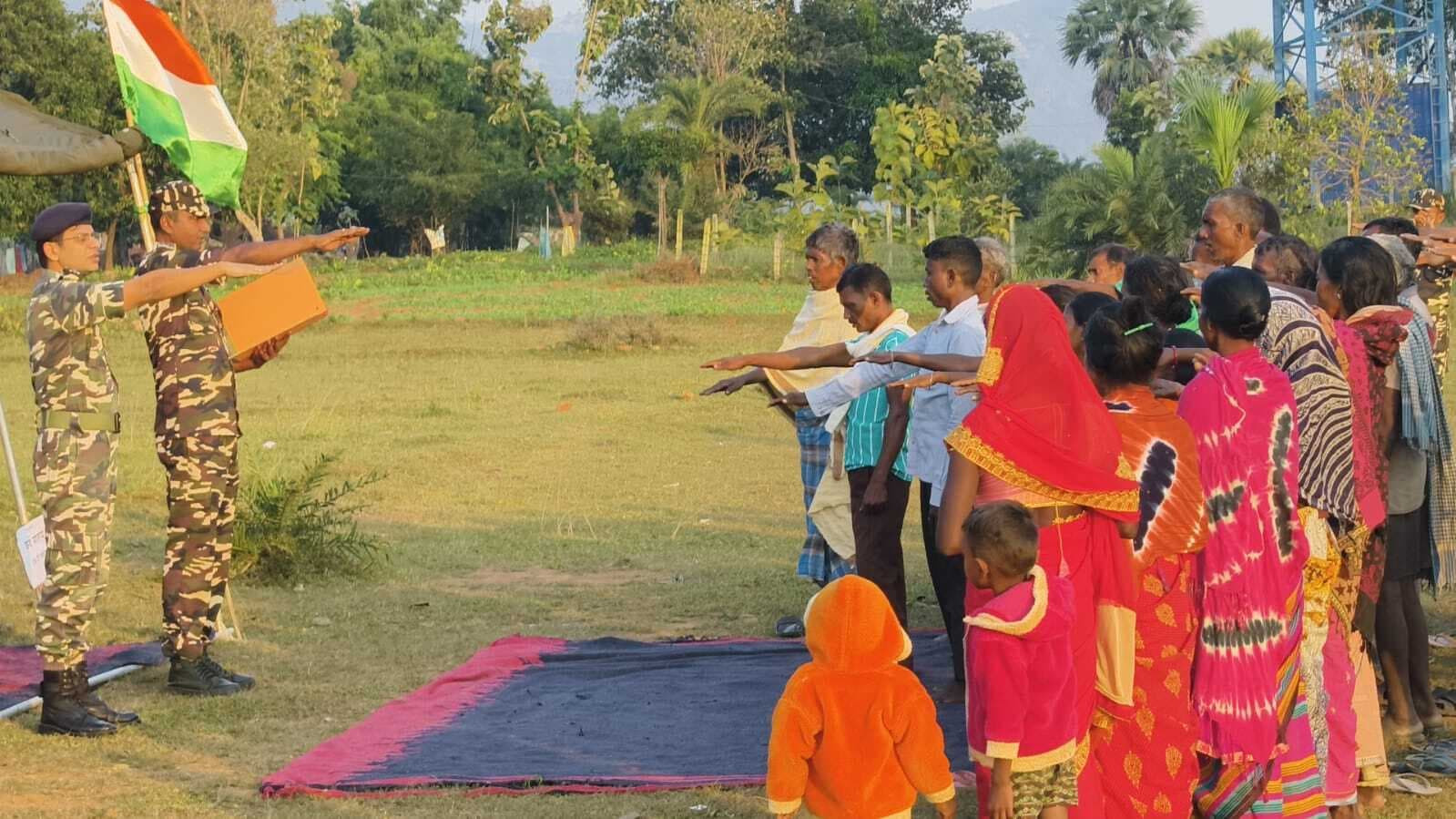 नक्सल प्रभावित रारोडीह में सशस्त्र सीमा बल ने लगाया मेडिकल कैंप