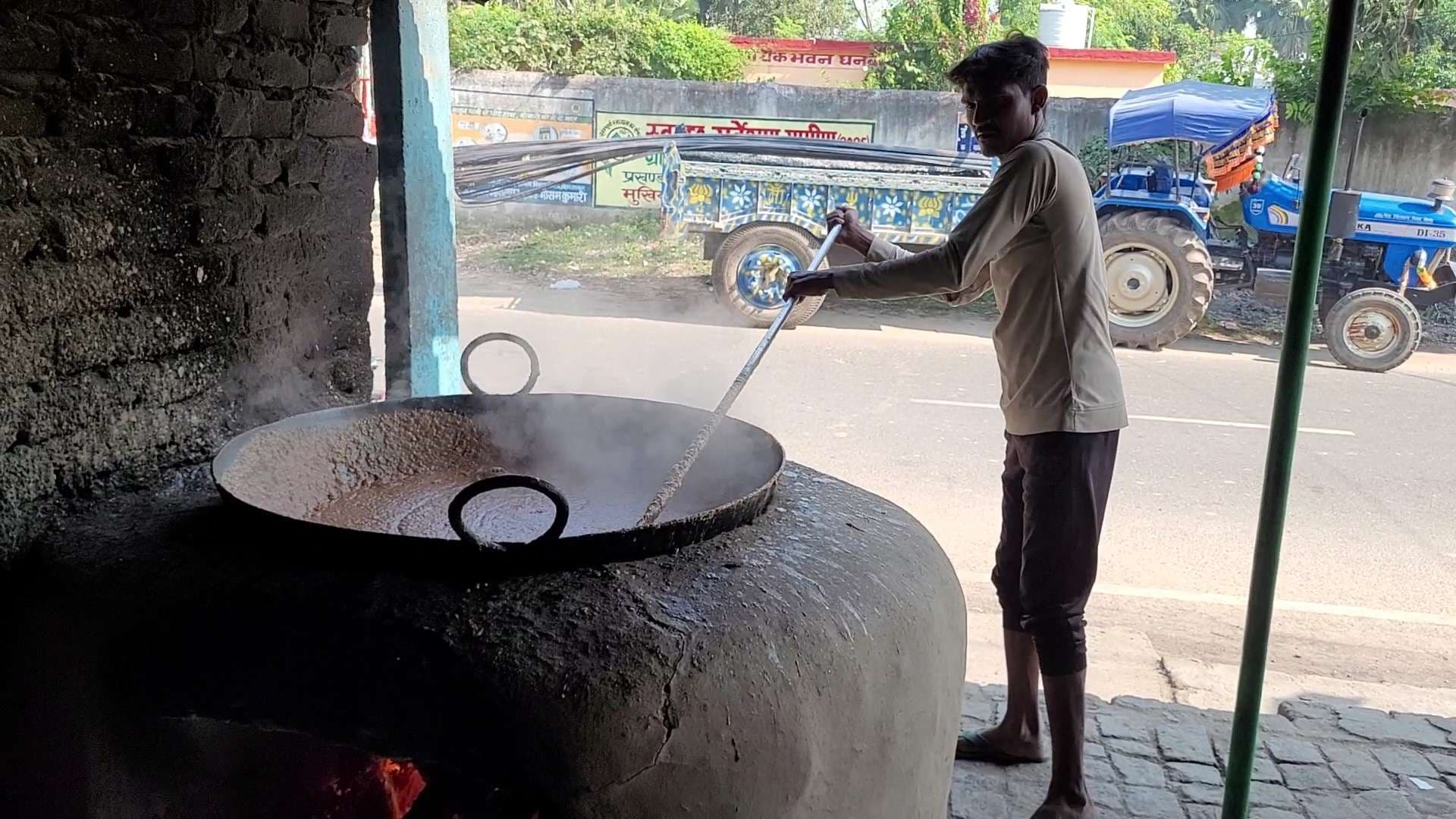 घनबेरिया का पेड़ा और खैरा की बालूशाही बनी चुनावी चर्चा का हिस्सा