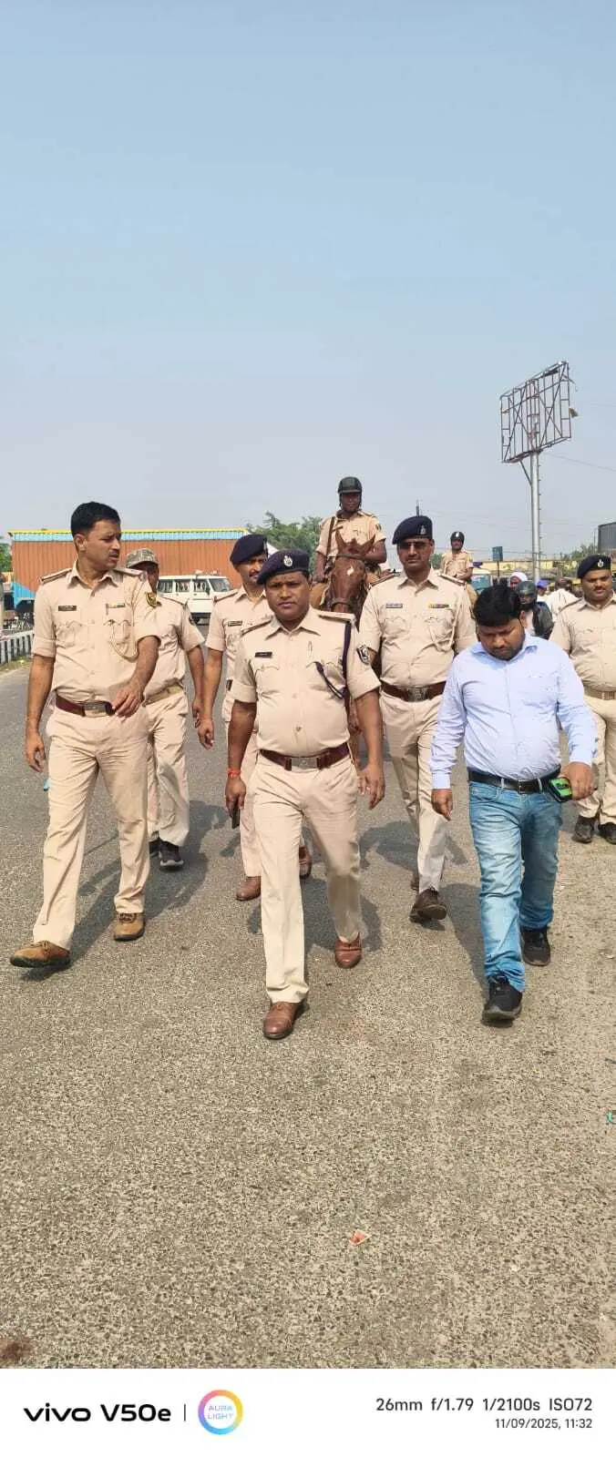 भपटियाही में किया गया फ्लैग मार्च