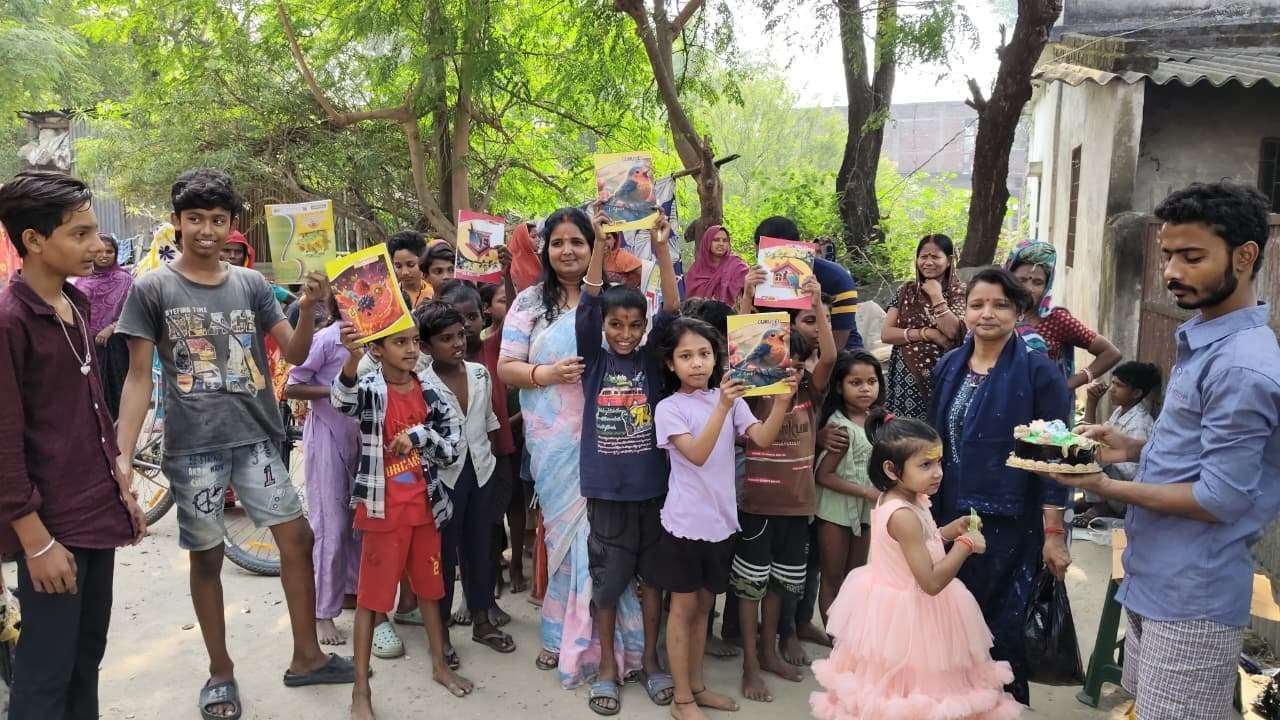 मधेपुरा के मल्लिक बस्ती में मना तेजस्वी यादव का जन्मदिन