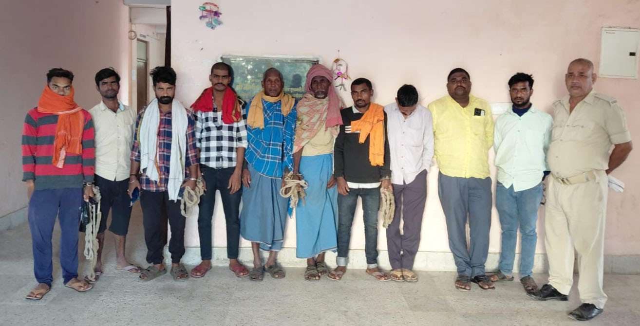 एक तस्कर समेत नौ शराबी गिरफ्तार