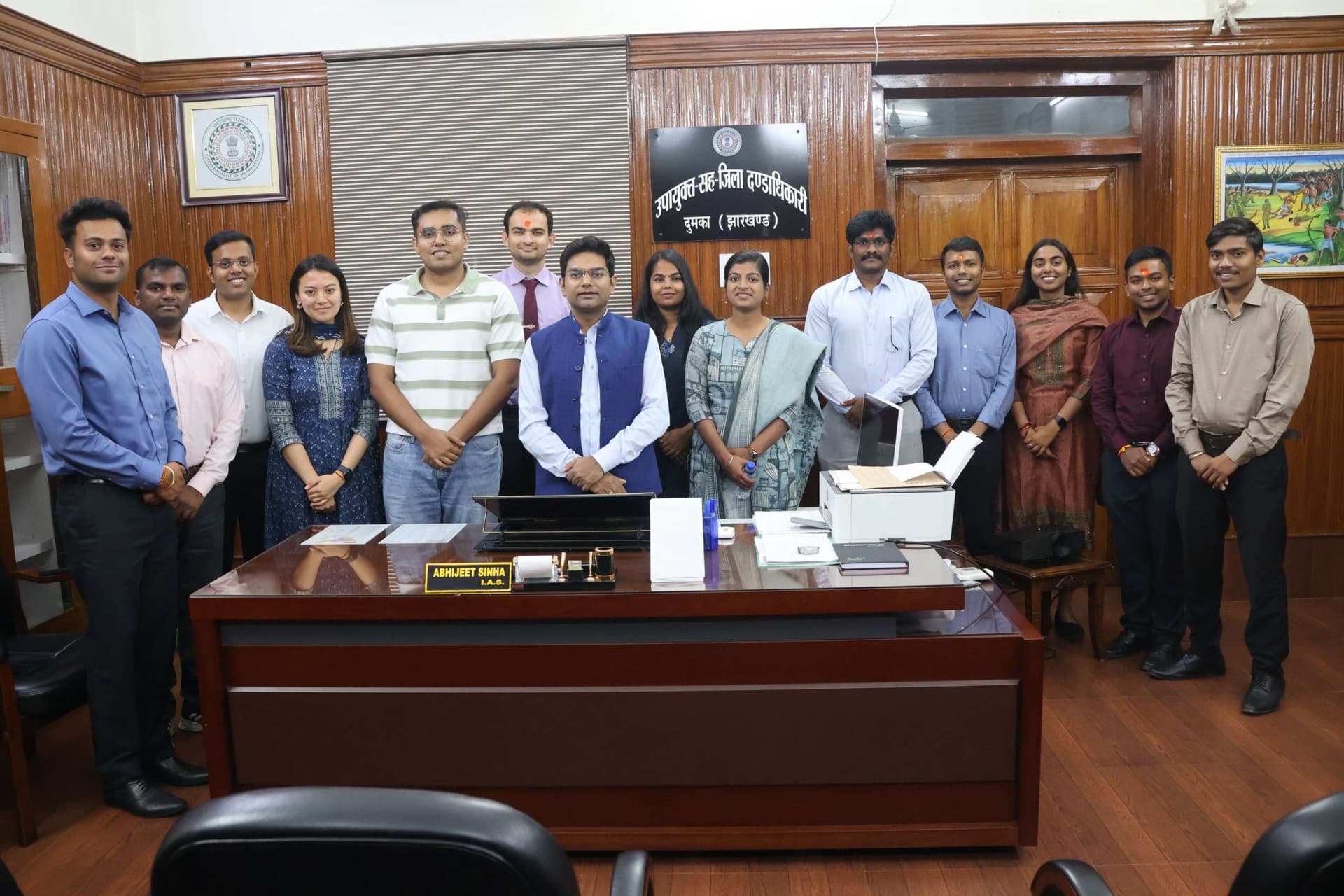 अध्ययन भ्रमण पर दुमका पहुंचे 12 प्रशिक्षु आइएएस पदाधिकारी