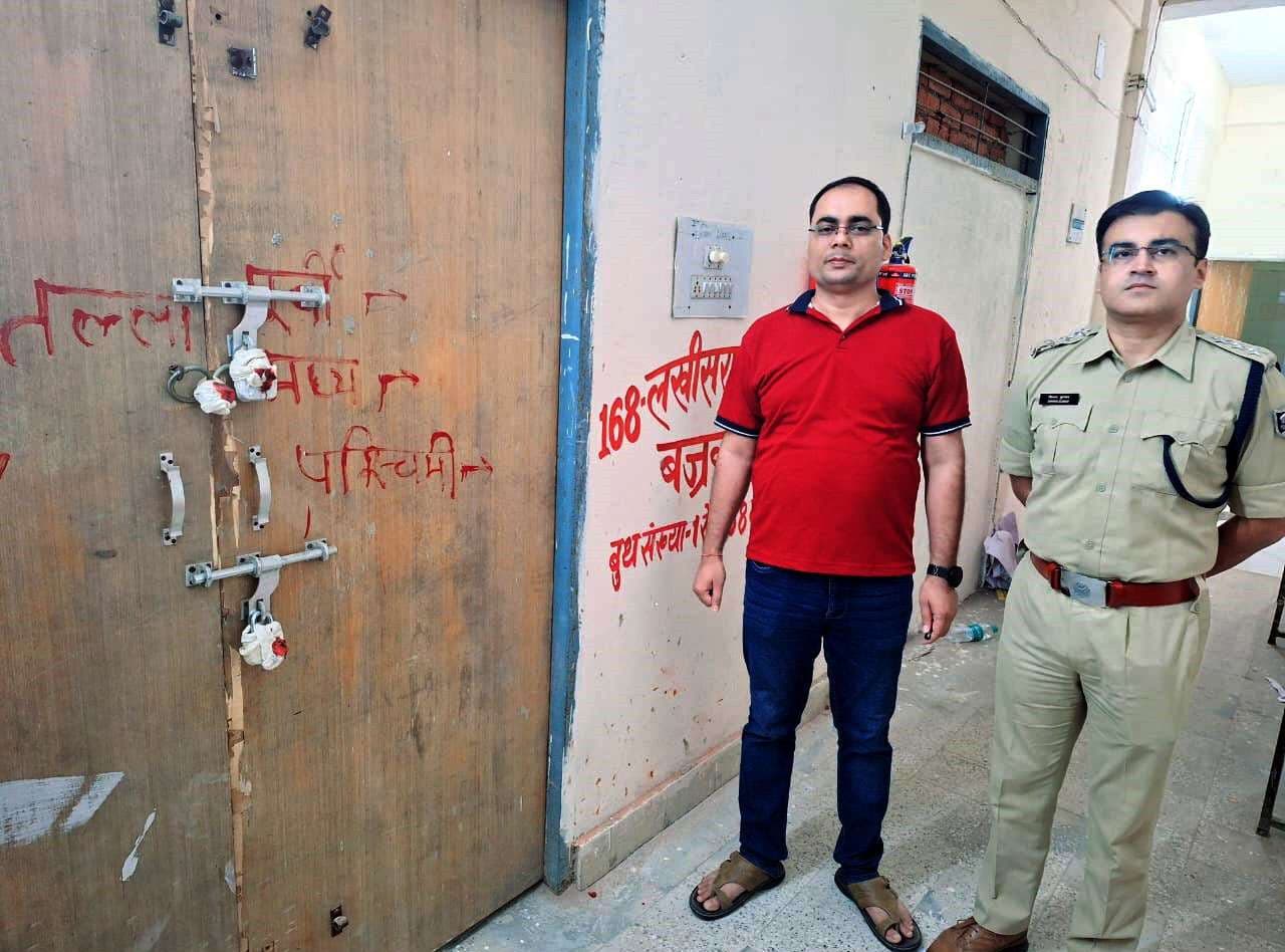 एसडीओ-एसडीपीओ ने वज्रगृह का लिया जायजा