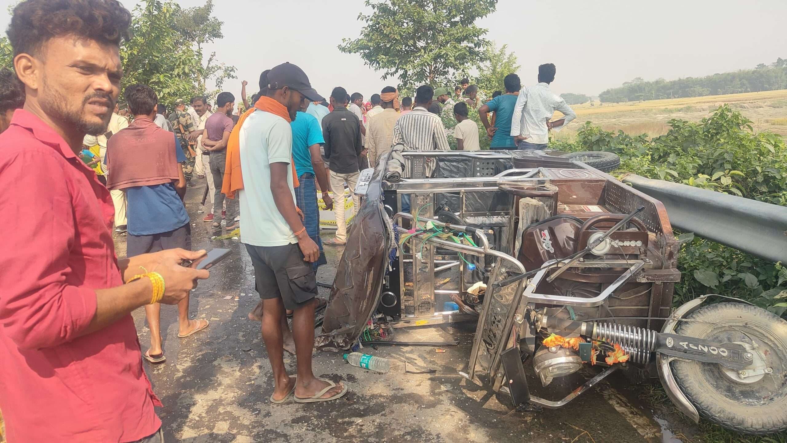 ऑटो व टोटो में टक्कर, चार लोग घायल