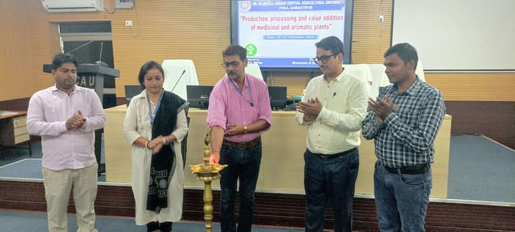 Samastipur News:औषधीय व सुगंधित पौधे के बाजार को नियंत्रित रखने की जरूरत : निदेशक
