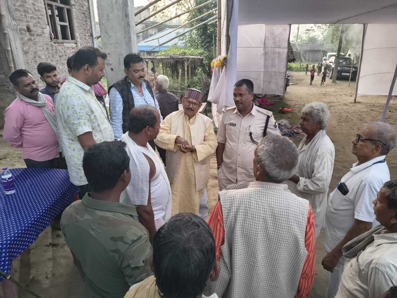 मृतक होमगार्ड जवान के परिजनों को प्रदेश महासचिव ने बंधाया ढाढ़स
