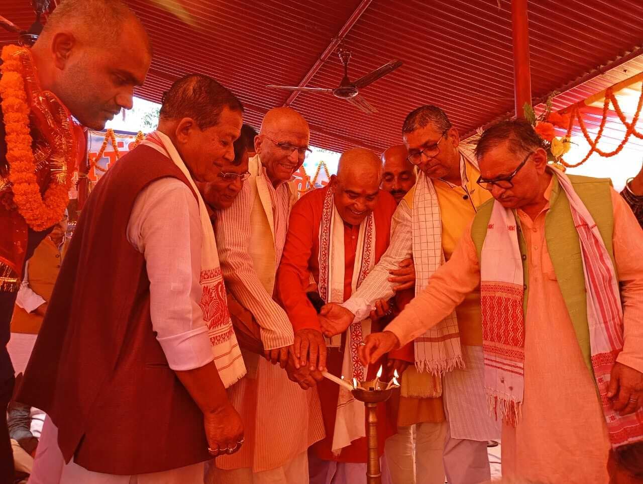 Darbhanga News: कलश शोभा यात्रा के साथ अखंड नवाह नामधुन संकीर्तन महायज्ञ आरंभ