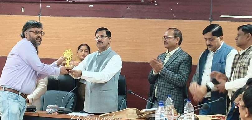 Bokaro News: मानसिक स्वास्थ्य कार्यक्रम में बोकारो फर्स्ट प्राइज