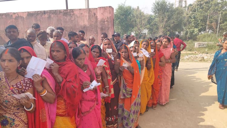 लोकतंत्र का महापर्व : शांति और उत्साह के साथ हुआ संपन्न