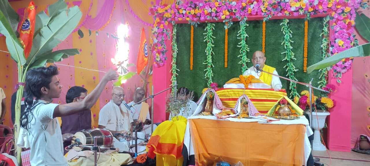 हमें अभिमान नहीं, कर्म करना चाहिए : गौरहरि दास