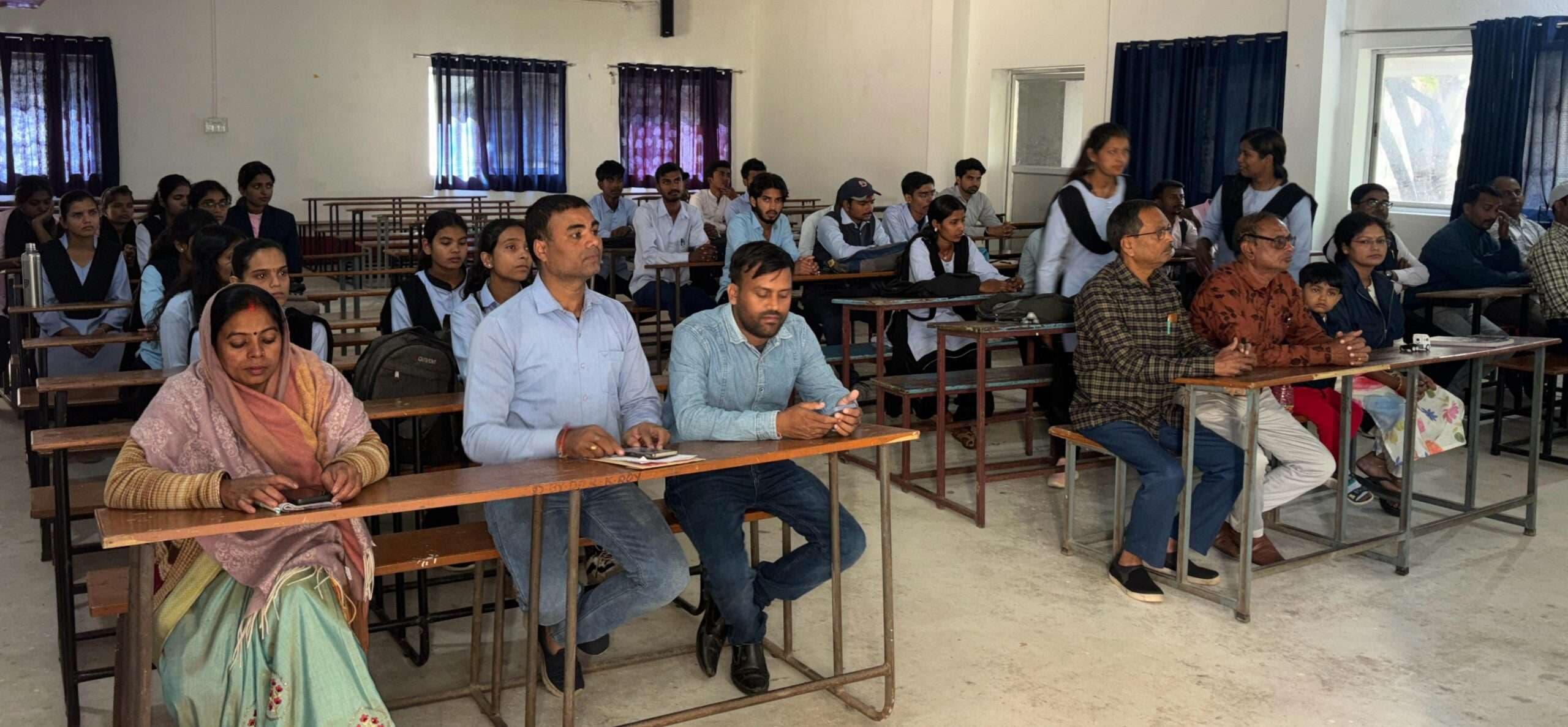 Giridih News: राष्ट्रीय शिक्षा दिवस पर संगोष्ठी का आयोजन