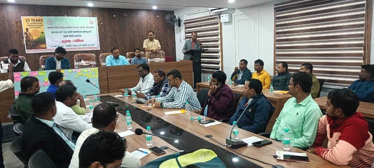 Bokaro News : मनरेगा में उत्कृष्ट कार्य के लिए कर्मचारी हुए सम्मानित