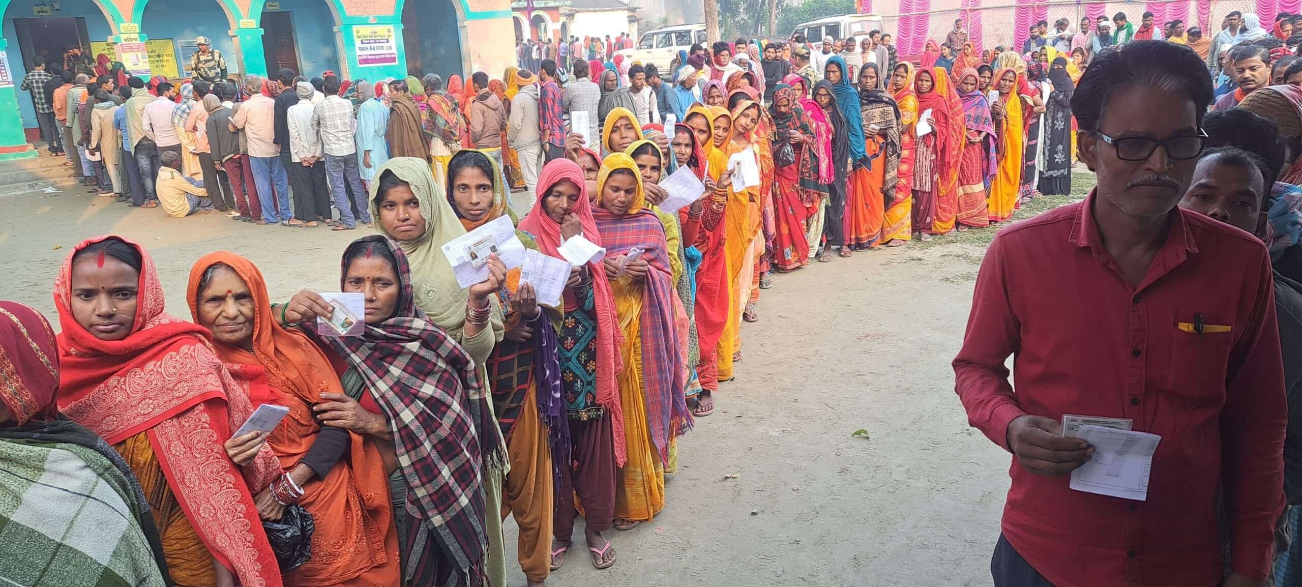 छातापुर विधानसभा क्षेत्र में 85 प्रतिशत महिलाओं ने की वोटिंग