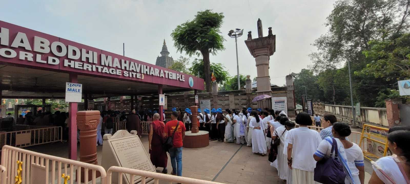 चुनावी हलचल के बाद अब श्रद्धालुओं पर टिकी निगाहें